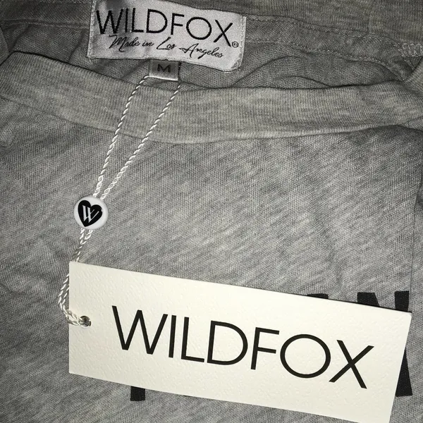 Wildfox Women's I’M AN ILANA Grey Basic Tee Shirt Medium NWT v6x - Image 4