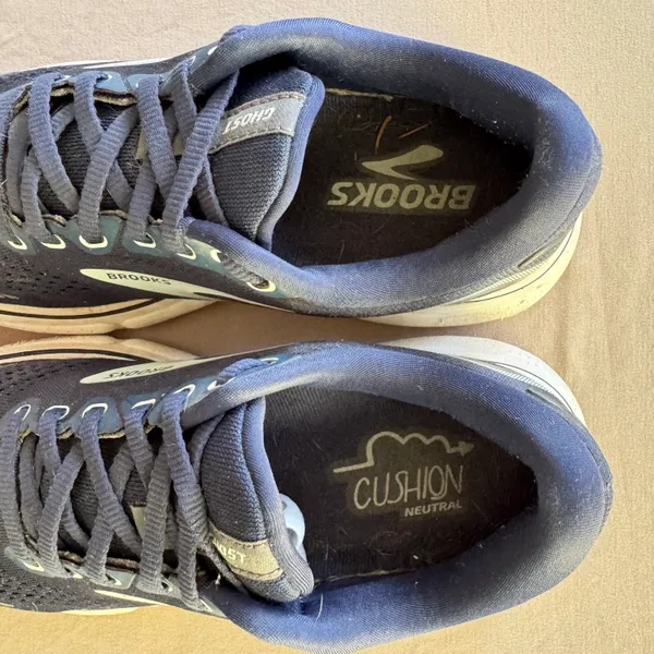Brooks GHOST 15 Sneakers - Image 9
