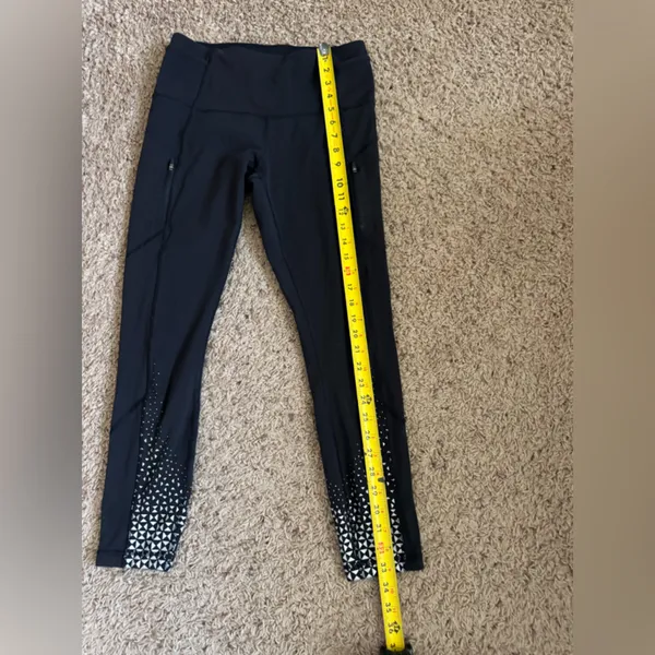 Lululemon Black Leggings with White Accents size 8 - Image 11