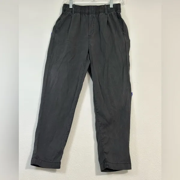 GAP Gray Casual  Neutral Pants with back pockets - Image 9