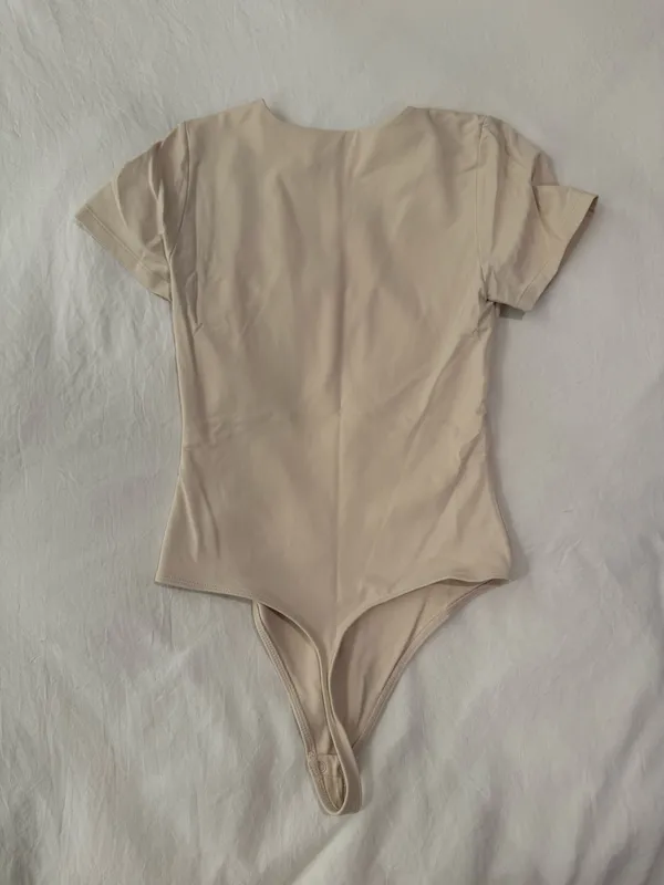 Babaton Bodysuit Aritzia - Image 4