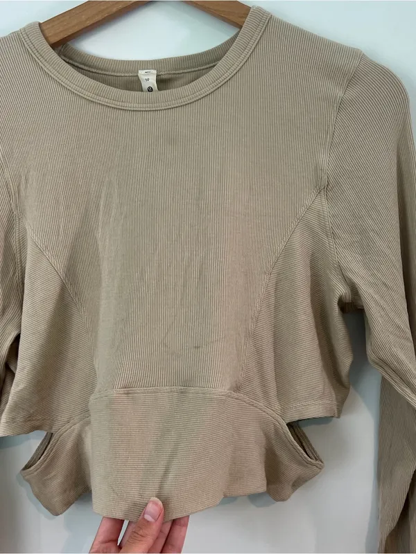 Lululemon LA Cut-Out-Waist Crop LS Size 10 Athleisure Crop Workout Top - Image 7