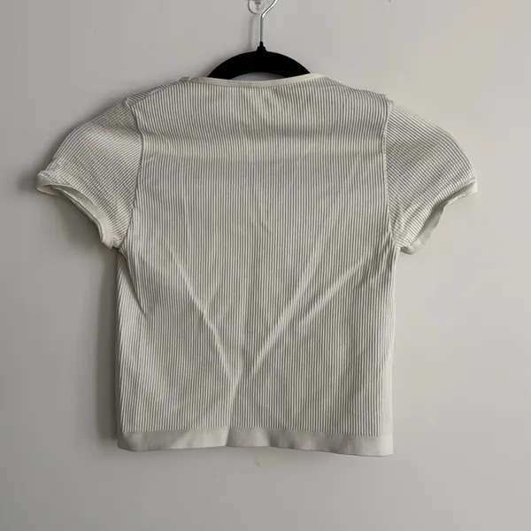 Urban Outfitters Fitted Crop T-Shirt Size M/L - Image 4