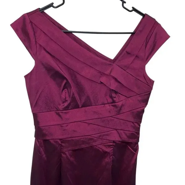 Adrianna Papell Cross neck burgundy midi pencil dress size 6 party business form - Image 5