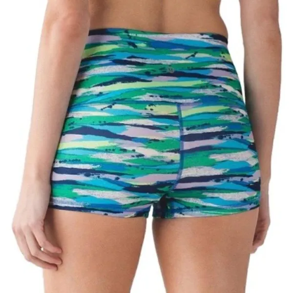 Lululemon Seven Wonders Boogie Roll Down Shorts 6 - Image 2