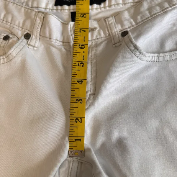 Calvin‎ Klein Women's Sz 2 White Denim Jeans Low Rise Flare 30x27 Short - Image 11