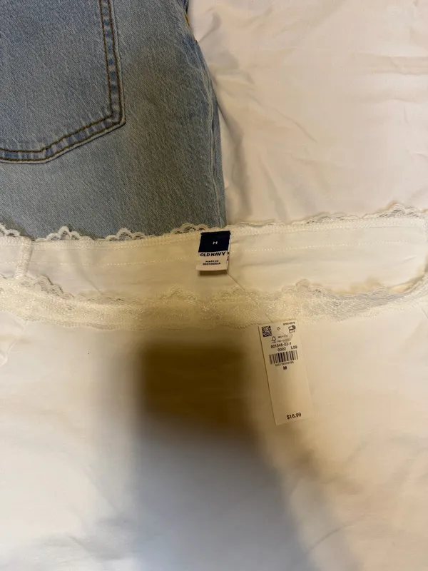 Old navy top - Image 2