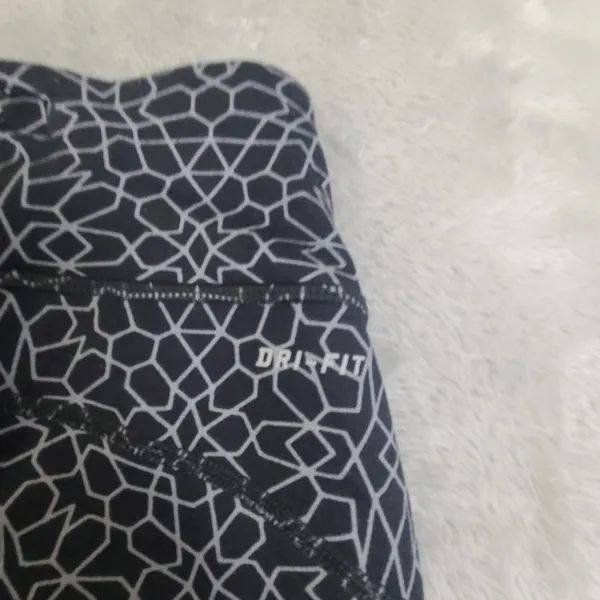 Nike Dri-Fit Running Capri Leggings Black Reflective Print Women's Size Small - Image 10