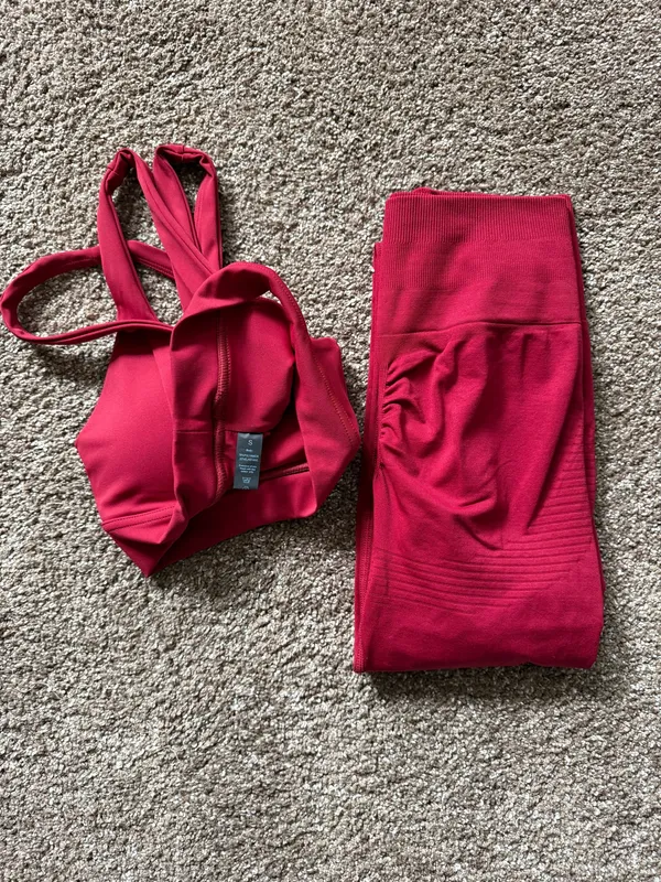 Women's 2-Piece Seamless Activewear Set - Racerback Sports Bra & Scrunch Butt Leggings size Small - Image 3