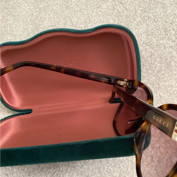 Gucci Oversized Tortoise Sunglasses - Image 4