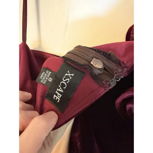 Xscape Burgundy Wine Ruffle One-Shoulder Velvet Gown Size 8 $258 NEW - Image 13