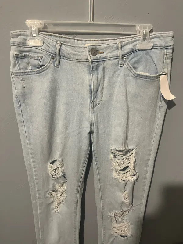 Levi  - Image 2