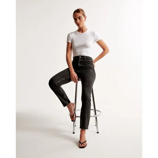 ✨Abercrombie & Fitch High Rise Mom Black Sz 26/2 Jeans✨ - Image 2