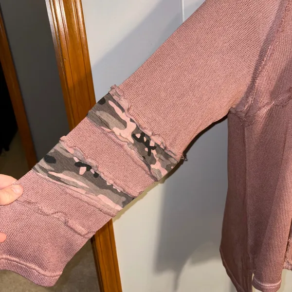 POL Size L Pink Distressed Camo Sleeve Mesh Knit‎ Long Sleeve Top - Image 2
