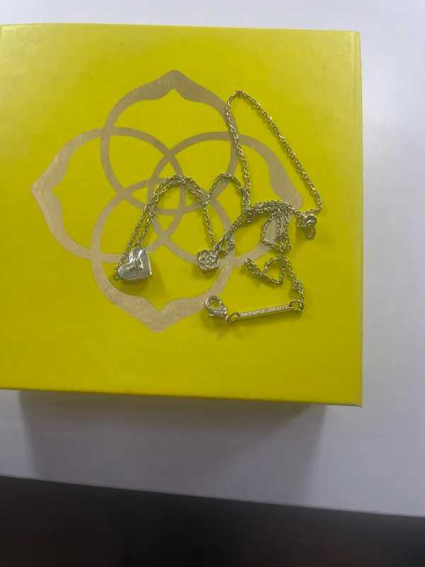 Kendra Scott Gold Heart Necklace - Image 2