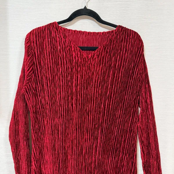 Red Pleated Long Sleeve V-Neck Midi Dress Shimmer Textured Red - Image 3