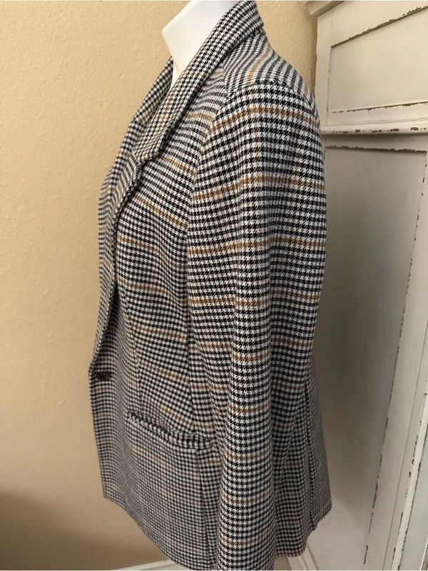 Old Navy Houndstooth One Button Jacket in Black, Beige & Brown - Image 5