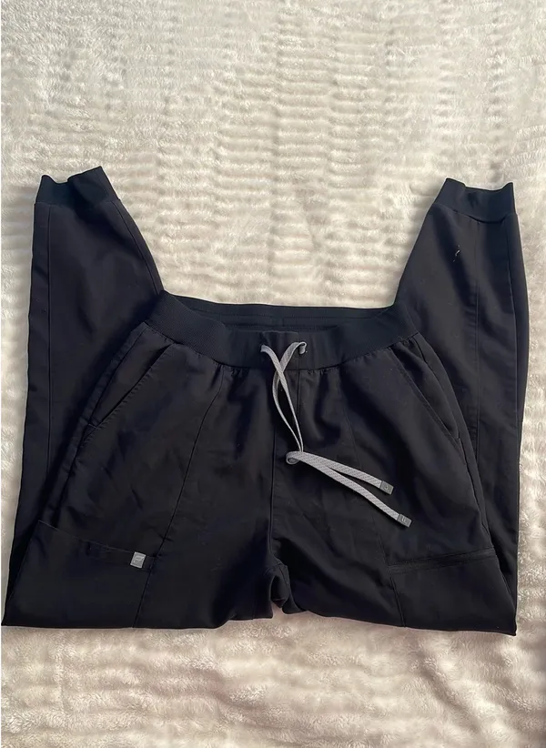 Fabletics Scrub Pants BLACK - Image 2
