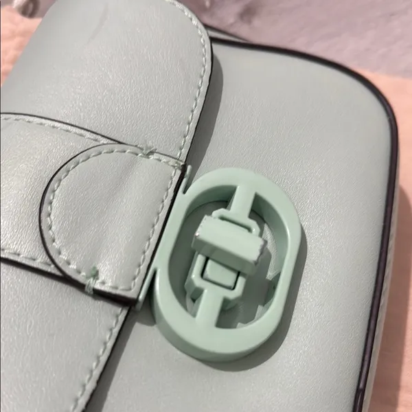 Mango Green Crossbody Bag with Vintage Design - Image 5