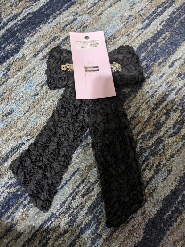 NWT Wild Fable Clip Black Textured Bow - Image 2