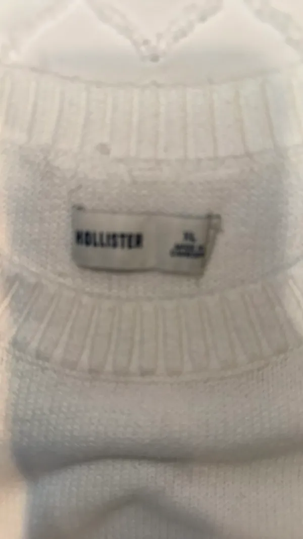Hollister White Sweater with Pink Bow - Image 2