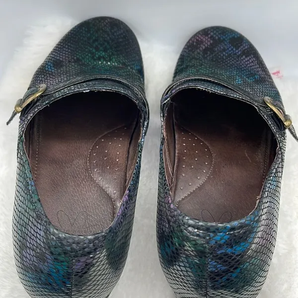 Sanita clogs faux snakeskin size 9 clogs - Image 7