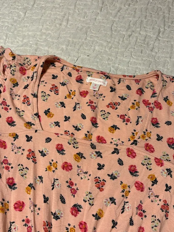 Pink flowery shirt from Xhilaration - Image 5