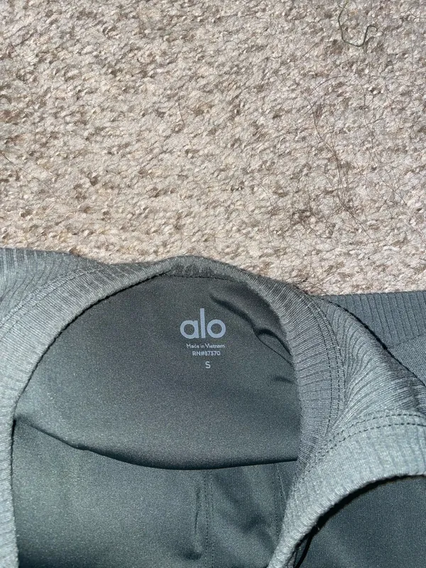 Alo Yoga Wellness Bra - Image 4