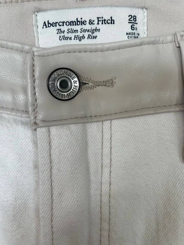 Abercrombie & Fitch Women’s Slim Straight Ultra High Rise Jeans – Size 28/6R - Image 3
