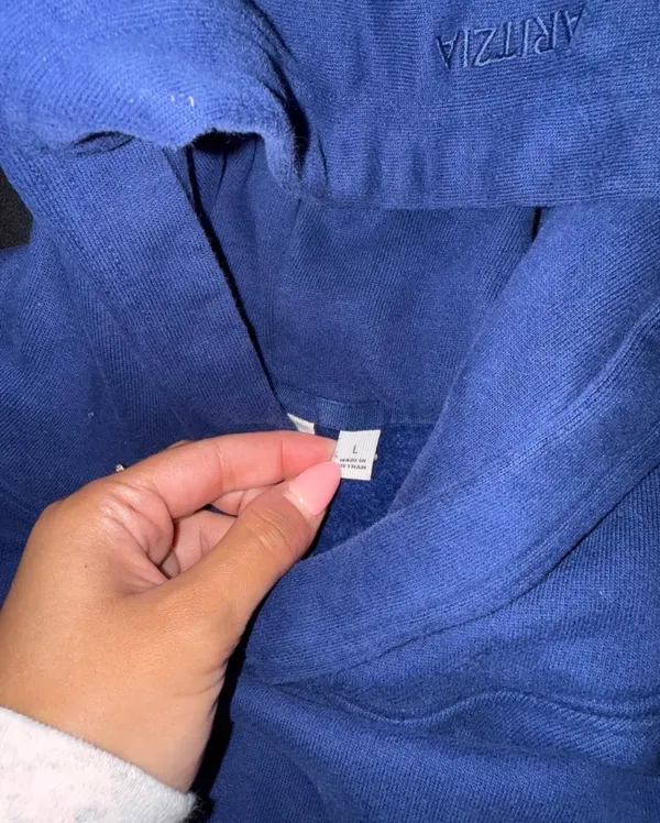 Aritzia Hoodie Perfect Fit - Image 3