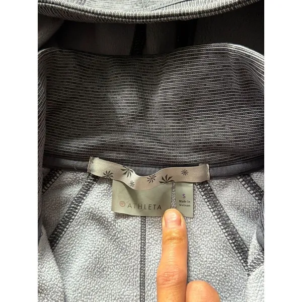 Athleta Women's Gray Full Zip Hooded Sweatshirt‎ Size Small - Image 8
