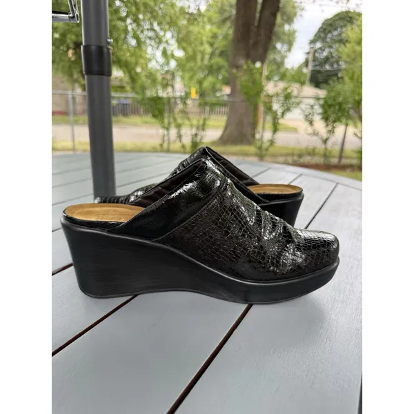 NAOT Black Croco Patent Leather Mules Slip on Clogs Women’s Wedge Shoes Size 11 - Image 6