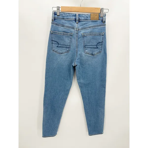 American Eagle‎ Mom Jean Stretch Medium Wash Blue Denim Womens Size 0 Regular - Image 2
