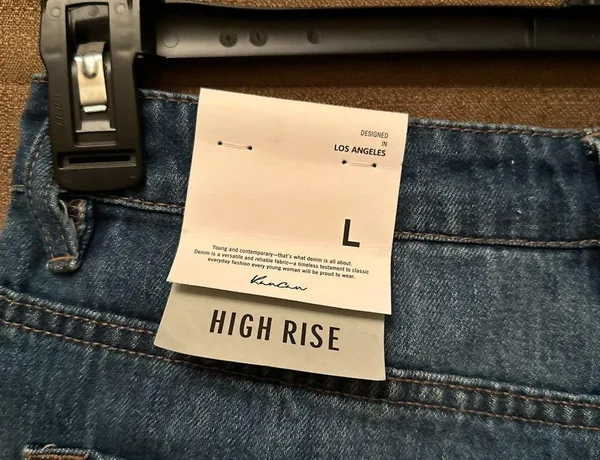 NWT Woman’s Kancan High Rise Distressed Shorts Size Large Medium Wash - Image 2