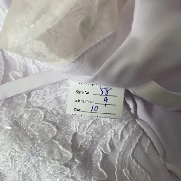 Women’s White Wedding Dress Size 10 NWOT - Image 9