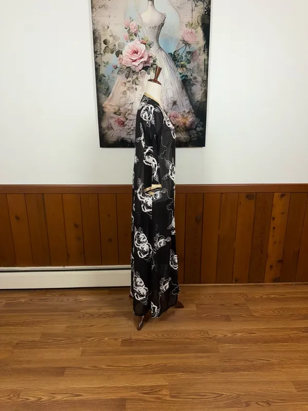 Gorgeous Sheer Floral Long Kimono Robe - Image 5