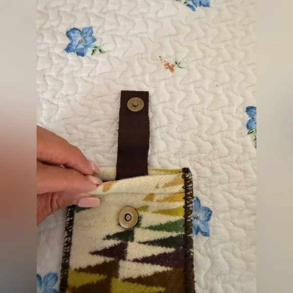 Pendleton Geometric Vintage Wool Pouch with Leather Accent Small Phone Case - Image 3