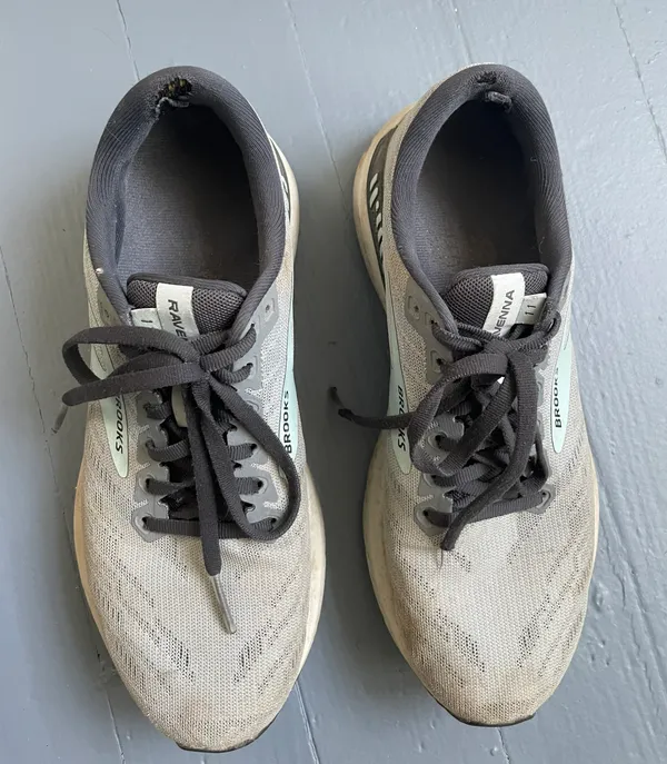 Brooks Ravenna 11 Running Sneakers - Image 4