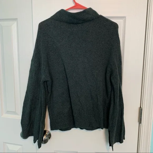 BP size small‎ deep green sweater bell style sleeves - Image 6