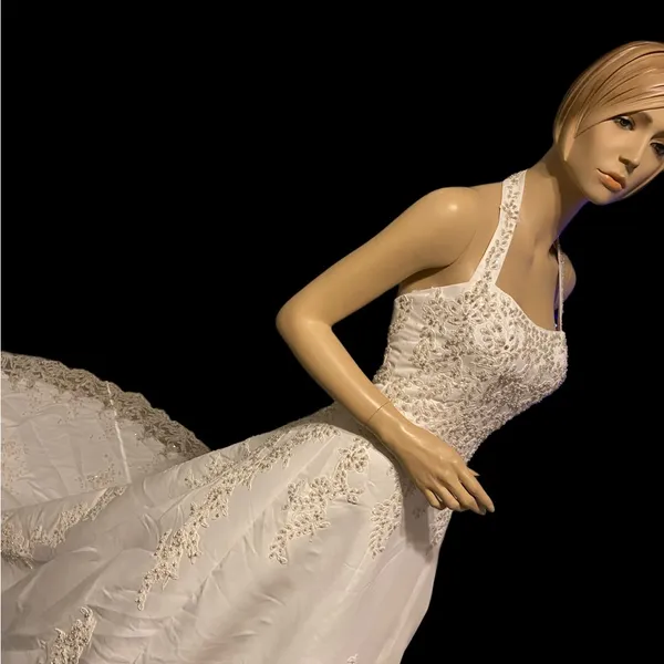 NWT Davids Bridal Michaelangelo‎ White Halter A-Line Gown Beaded Lace Dress - Image 8
