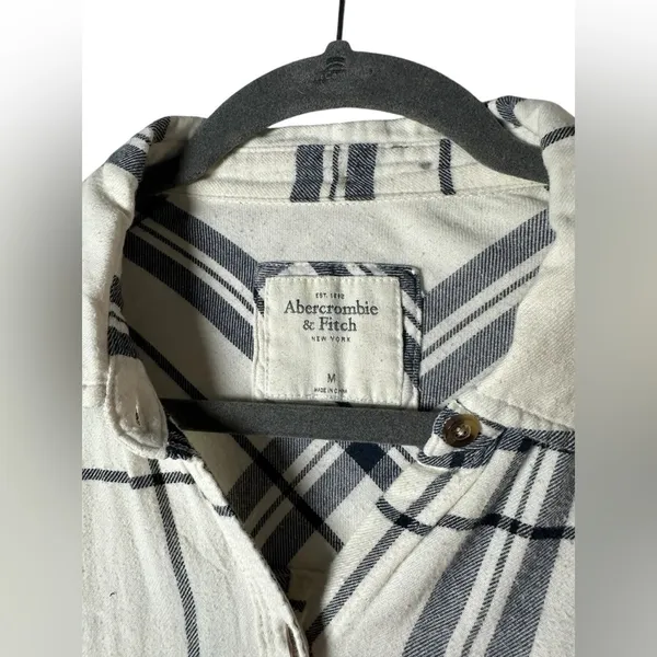 Abercrombie‎ & Fitch Plaid Flannel Shirt Womens M Cream Navy Button Down - Image 3