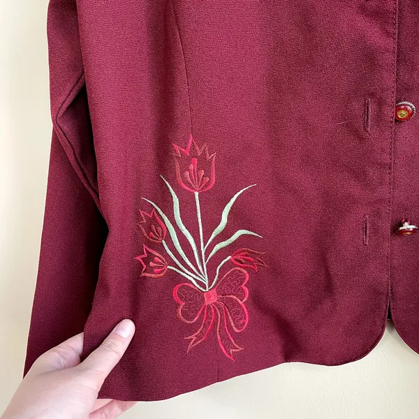 Vintage button front deep‎ red embroidered cardigan jacket women's floral size L - Image 5