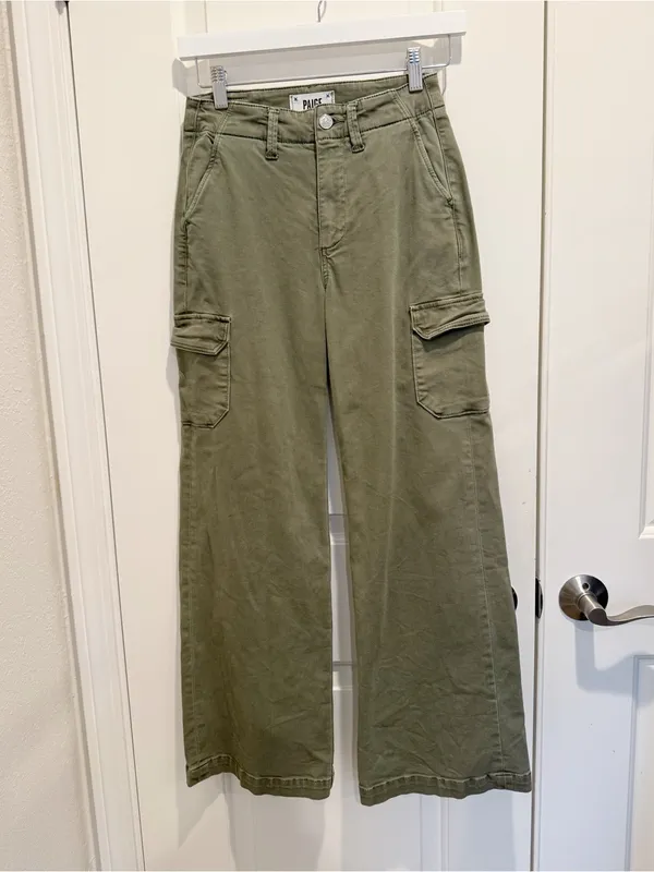 ANTHROPOLOGIE‎ PAIGE Carly Cargo Pants in Vintage Ivy Green Wide Leg Denim - Image 4