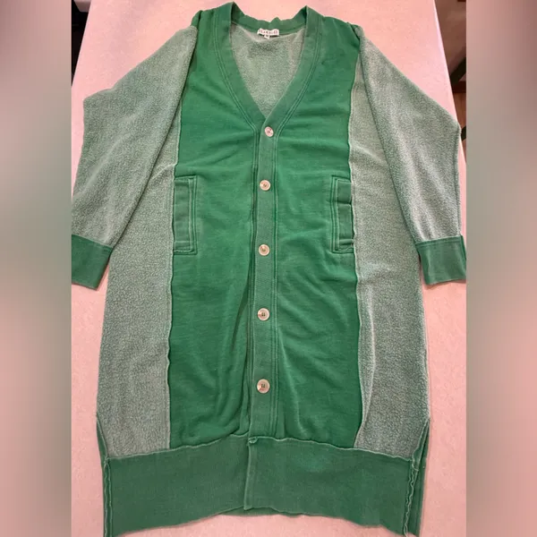 Blakely Green Women's Cardigan Size small would fit a large - Image 3