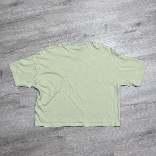Puma Athletic Crop Top Women’s Size Medium - Image 10