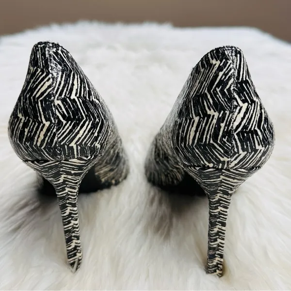 Nine West Black and White Chevron 4” Inch Stilettos - Image 6