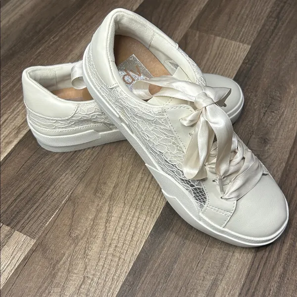 Dolce Vita Harrysun Lace Sneaker Size 6.5 White Wedding Shower NWOT - Image 7