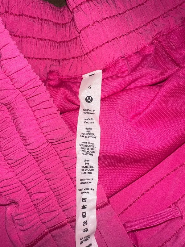 Lululemon Hotty Hot Shorts 2.5" High-Rise Sonic Pink - Image 3