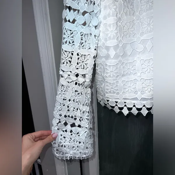 Lucy Paris White Lace Bell Sleeves Shirt Xs - Image 3