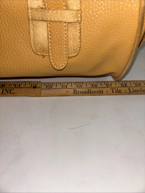 Estee Lauder Vintage Mustard Yellow Travel Bag Faux Leather..Overnight/Cosmetics - Image 10
